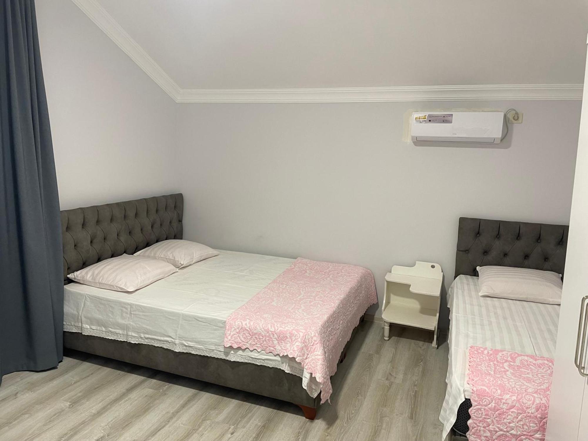 Twins Hotel Gonio Buitenkant foto