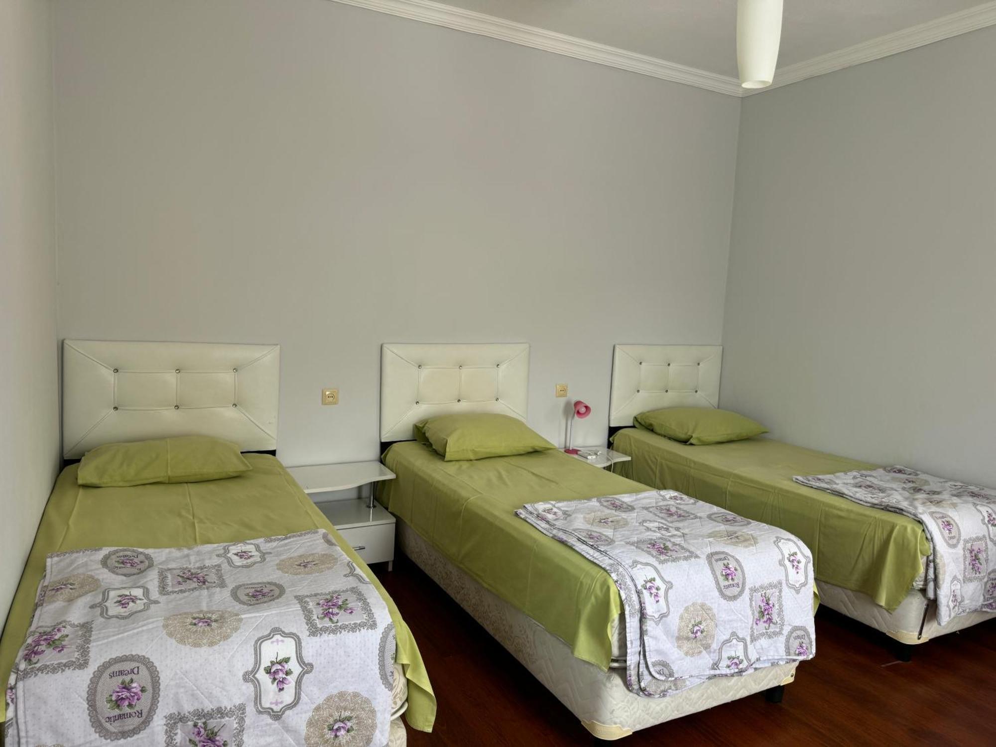 Twins Hotel Gonio Buitenkant foto