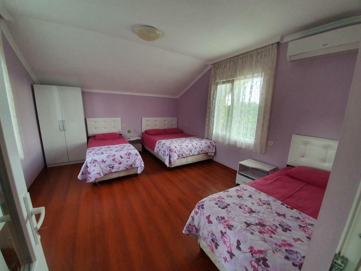 Twins Hotel Gonio Buitenkant foto