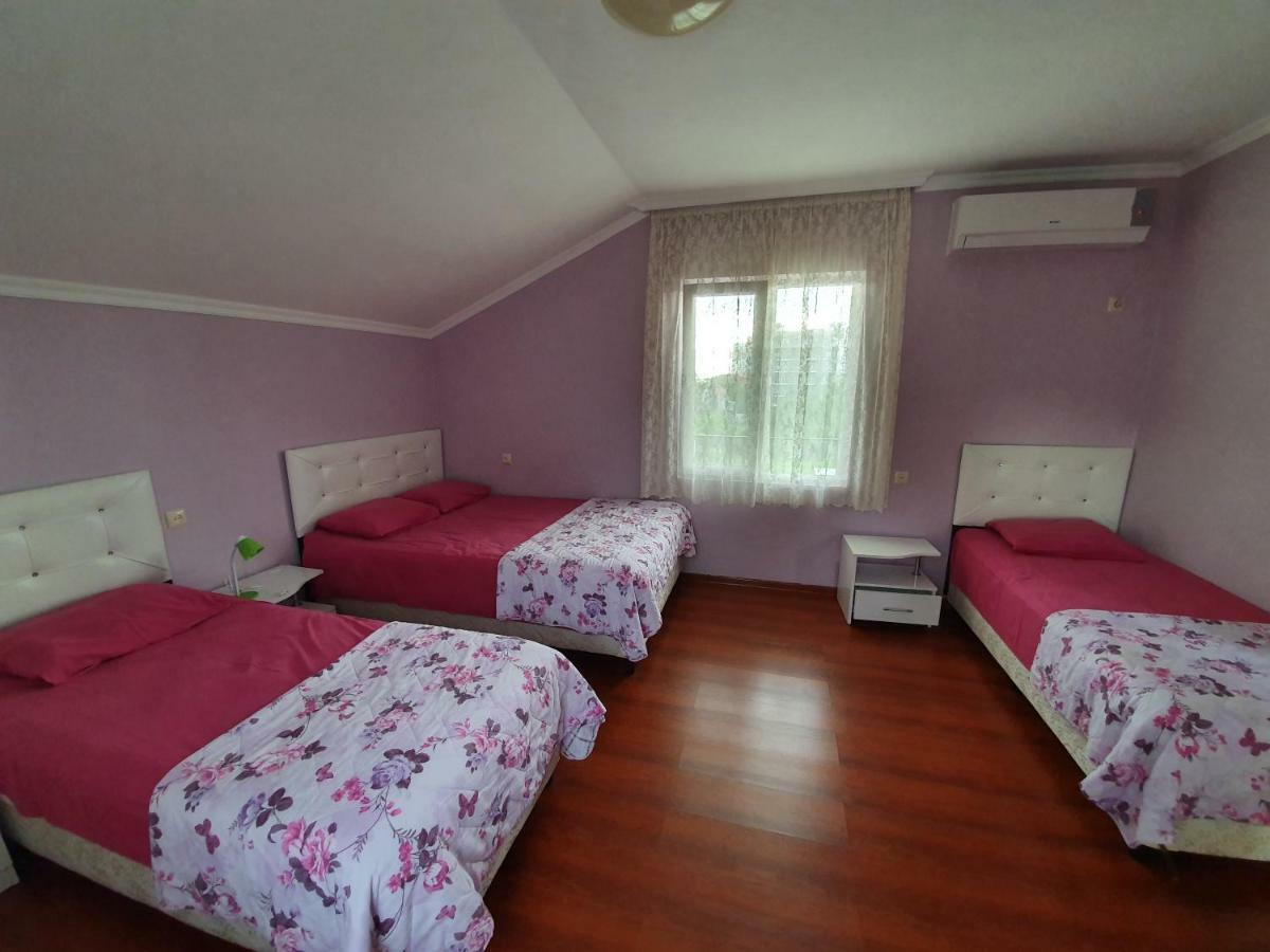 Twins Hotel Gonio Buitenkant foto